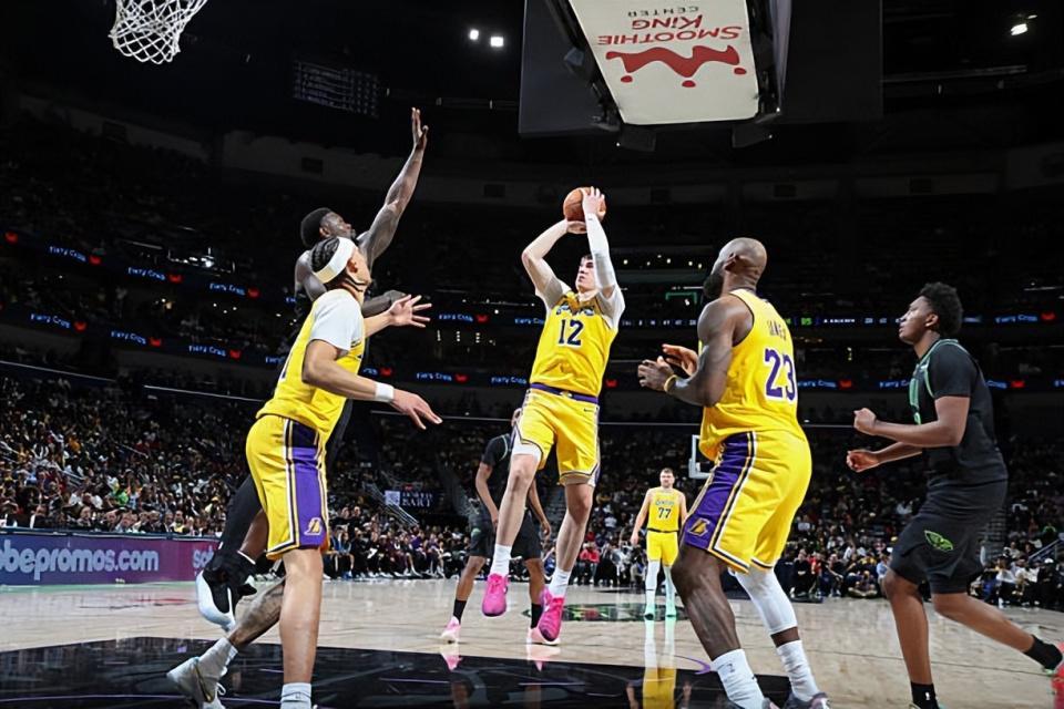 存在感有所下降，湖人锋线新星没有办法长时间保持高水准的表现？